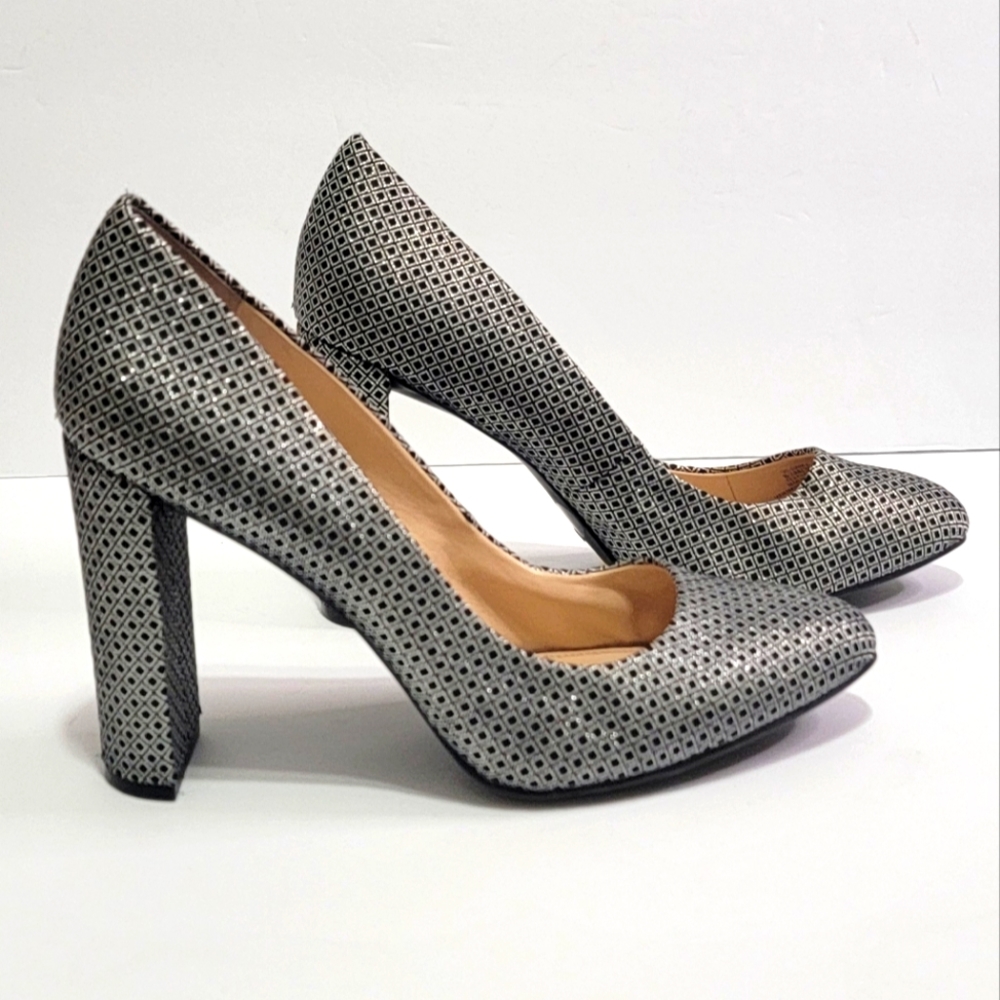 Vince Camuto Black and Silver Chunky Round Toe Heel Size 8 1/2